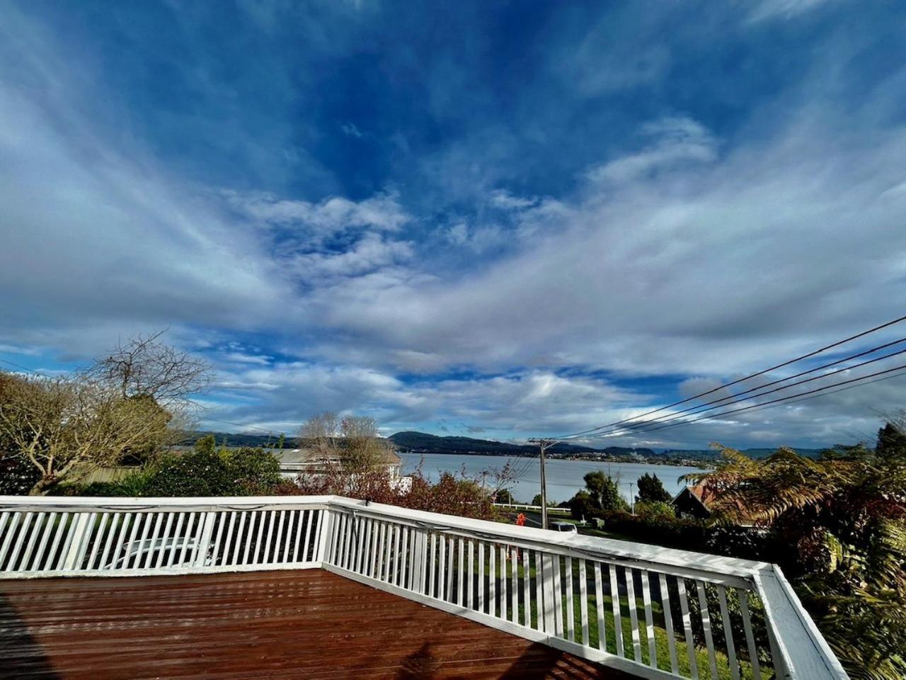 Premium Lake View Home Rotorua Kültér fotó