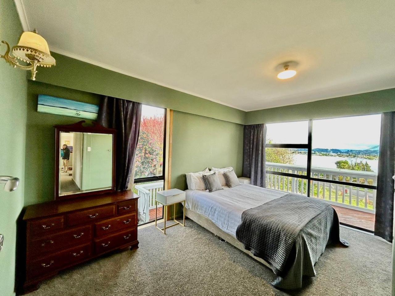 Premium Lake View Home Rotorua Kültér fotó