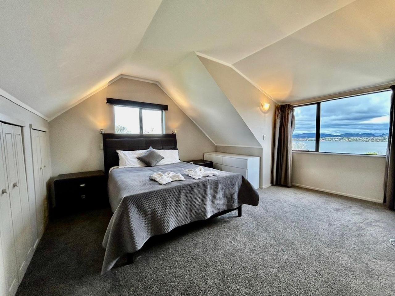Premium Lake View Home Rotorua Kültér fotó